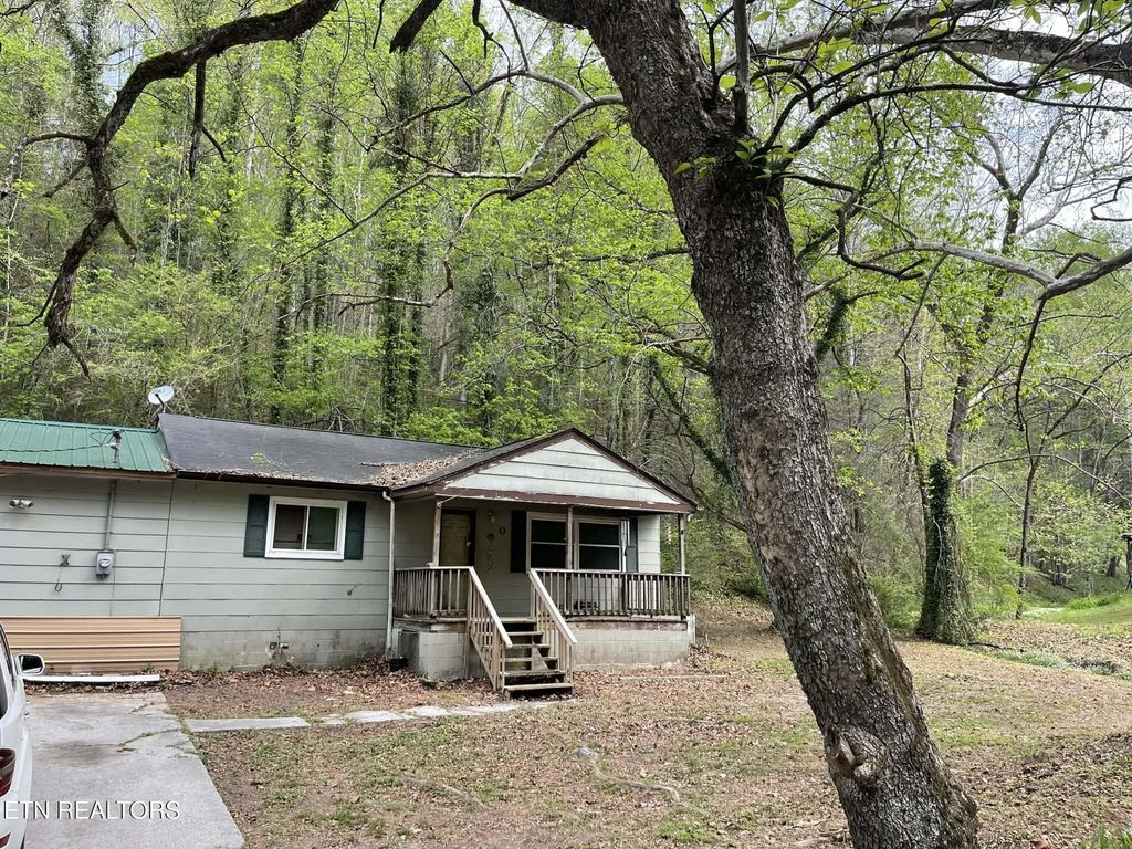 Photo of 1573 Demory Rd, LaFollette, TN 37766 (MLS # 1337184)