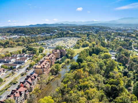 Tiny photo for 527 River Place Way, Unit 334 WAY, Sevierville, TN 37862 (MLS # 1360079)