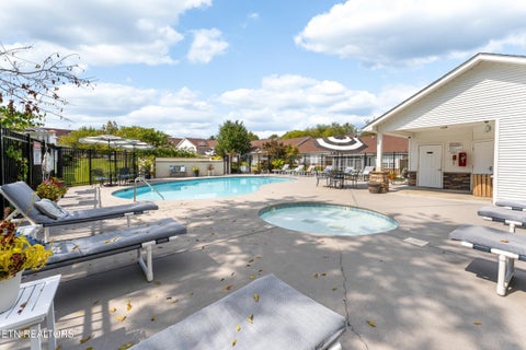 Tiny photo for 527 River Place Way, Unit 334 WAY, Sevierville, TN 37862 (MLS # 1360079)