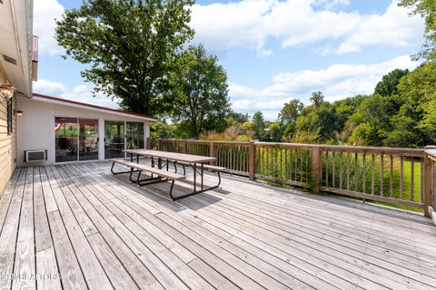 Tiny photo for 527 River Place Way, Unit 334 WAY, Sevierville, TN 37862 (MLS # 1360079)