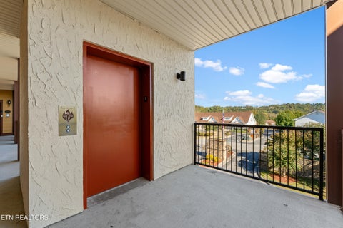 Tiny photo for 527 River Place Way, Unit 334 WAY, Sevierville, TN 37862 (MLS # 1360079)