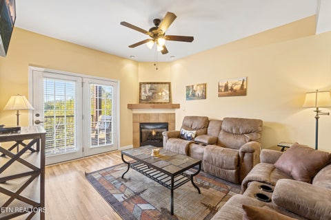 Tiny photo for 527 River Place Way, Unit 334 WAY, Sevierville, TN 37862 (MLS # 1360079)