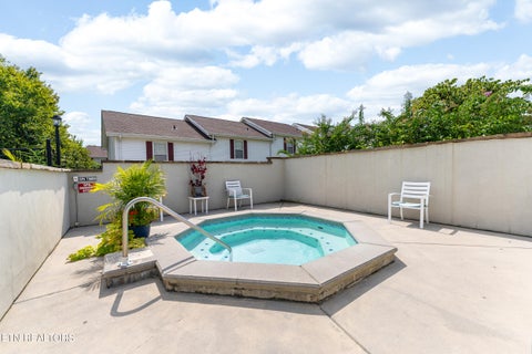 Tiny photo for 527 River Place Way, Unit 334 WAY, Sevierville, TN 37862 (MLS # 1360079)
