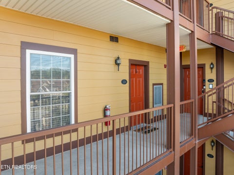Tiny photo for 527 River Place Way, Unit 334 WAY, Sevierville, TN 37862 (MLS # 1360079)