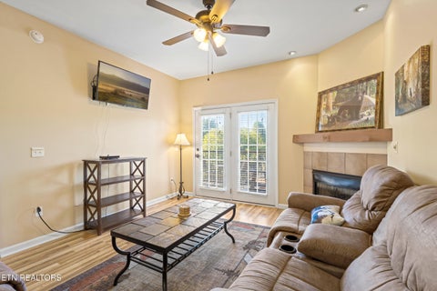 Tiny photo for 527 River Place Way, Unit 334 WAY, Sevierville, TN 37862 (MLS # 1360079)