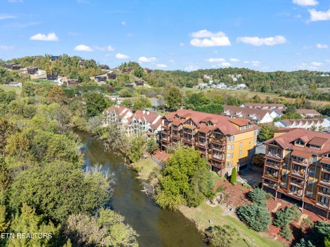 Tiny photo for 527 River Place Way, Unit 334 WAY, Sevierville, TN 37862 (MLS # 1360079)