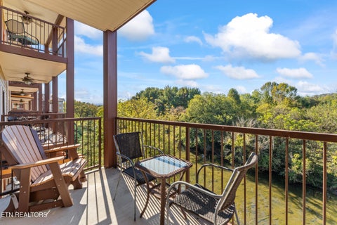 Tiny photo for 527 River Place Way, Unit 334 WAY, Sevierville, TN 37862 (MLS # 1360079)