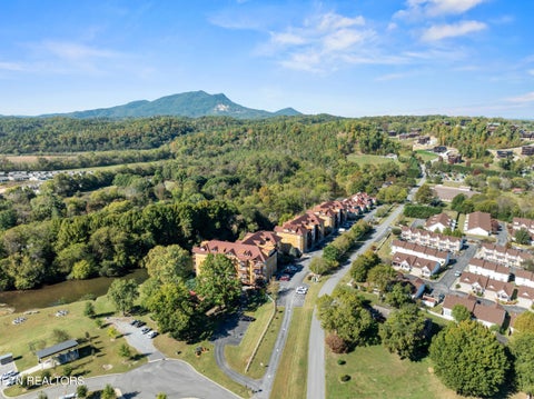 Tiny photo for 527 River Place Way, Unit 334 WAY, Sevierville, TN 37862 (MLS # 1360079)