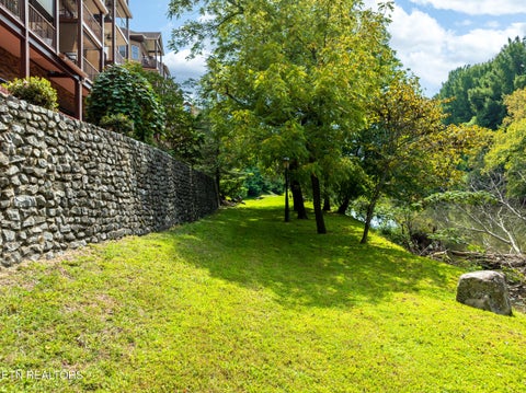 Tiny photo for 527 River Place Way, Unit 334 WAY, Sevierville, TN 37862 (MLS # 1360079)