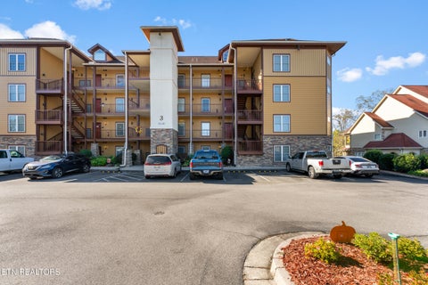Tiny photo for 527 River Place Way, Unit 334 WAY, Sevierville, TN 37862 (MLS # 1360079)
