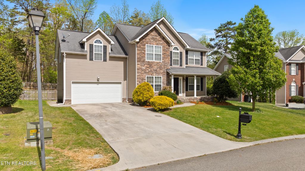 Photo of 3418 Grassy Pointe Lane, Knoxville, TN 37931 (MLS # 1335974)