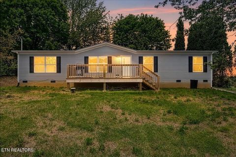 Photo of 1646 Monroe St, Sweetwater, TN 37874 (MLS # 1341154)