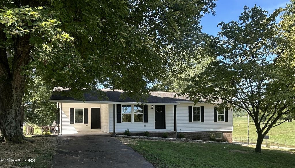 Photo of 4089 Glenmore Drive, Rockford, TN 37853 (MLS # 1313093)