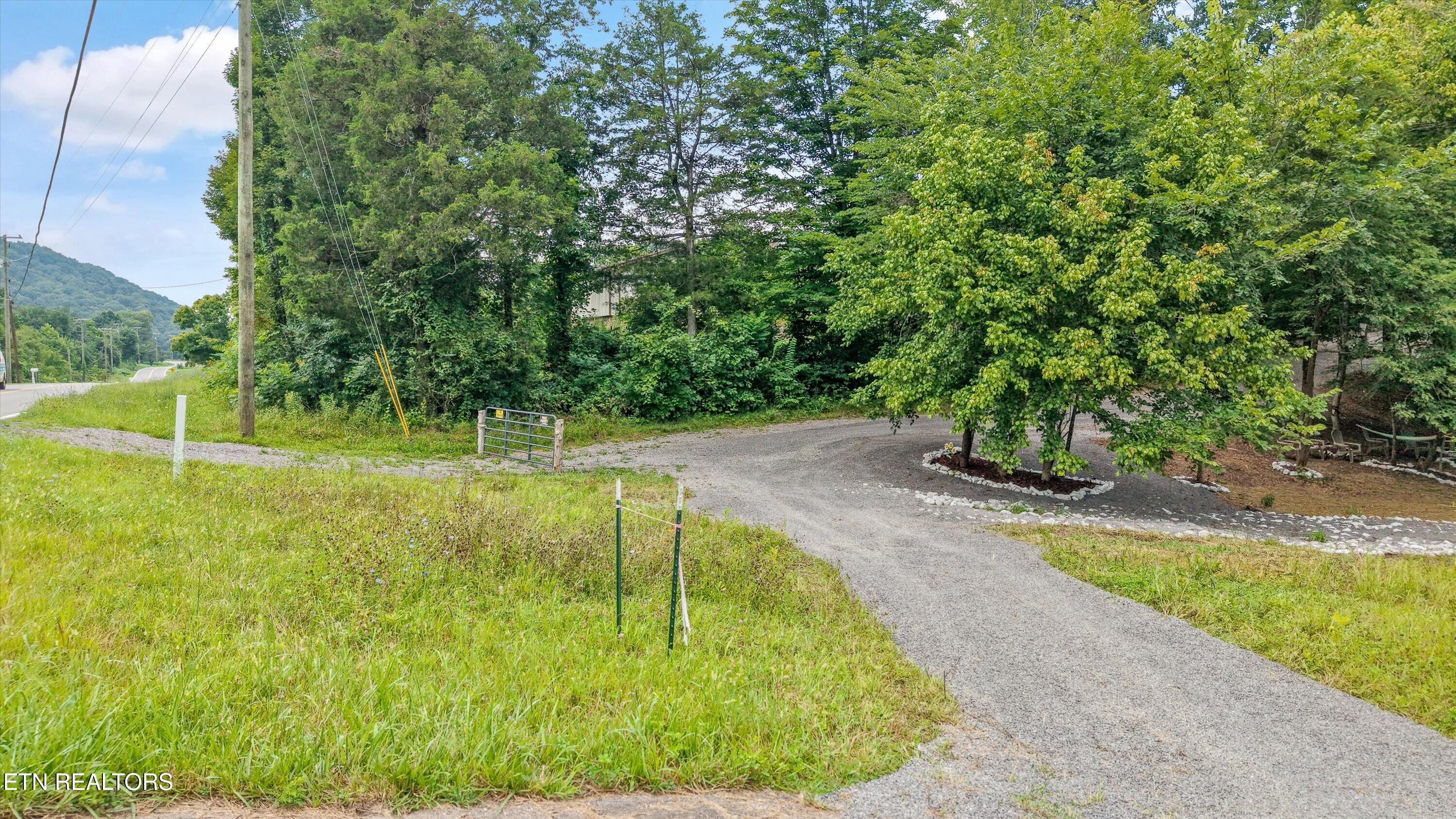 233 Highway 370
