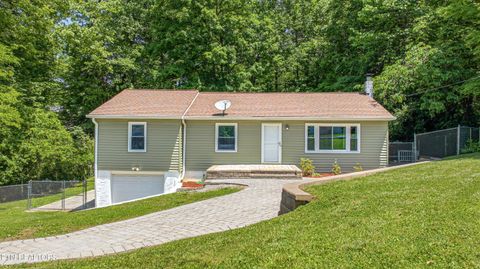 Photo of 705 White Oak Drive, Knoxville, TN 37920 (MLS # 1341767)