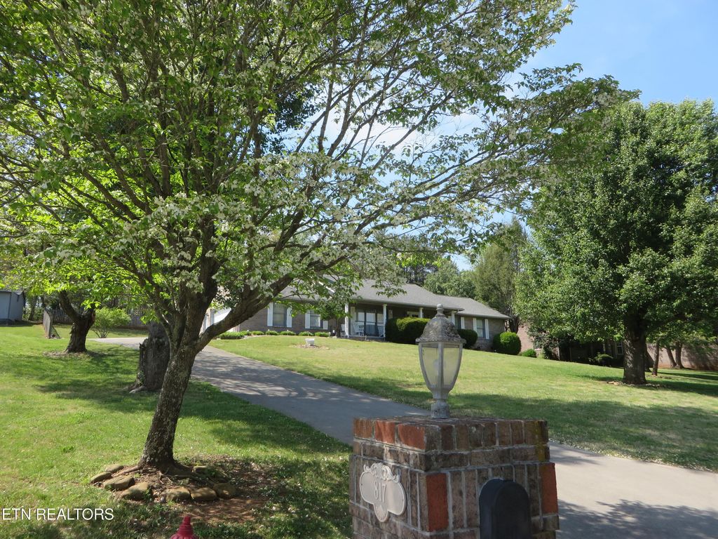 Photo of 817 Pioneer Drive, Seymour, TN 37865 (MLS # 1339029)