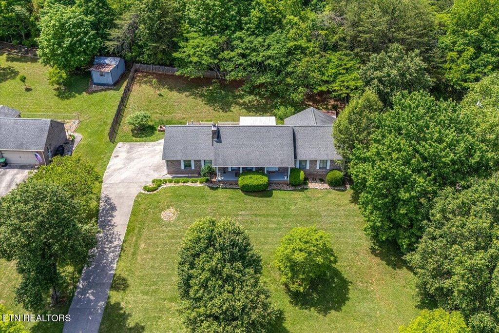 Photo of 817 Pioneer Drive, Seymour, TN 37865 (MLS # 1339029)