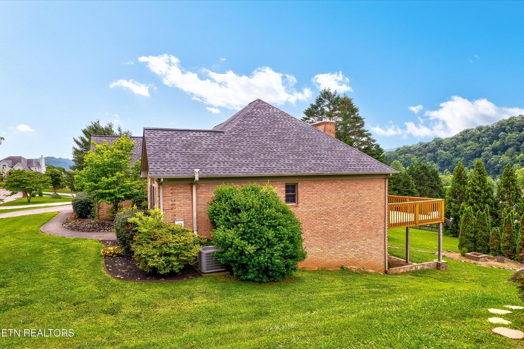 Photo of 113 Lakeview Place, Clinton, TN 37716 (MLS # 1301917)