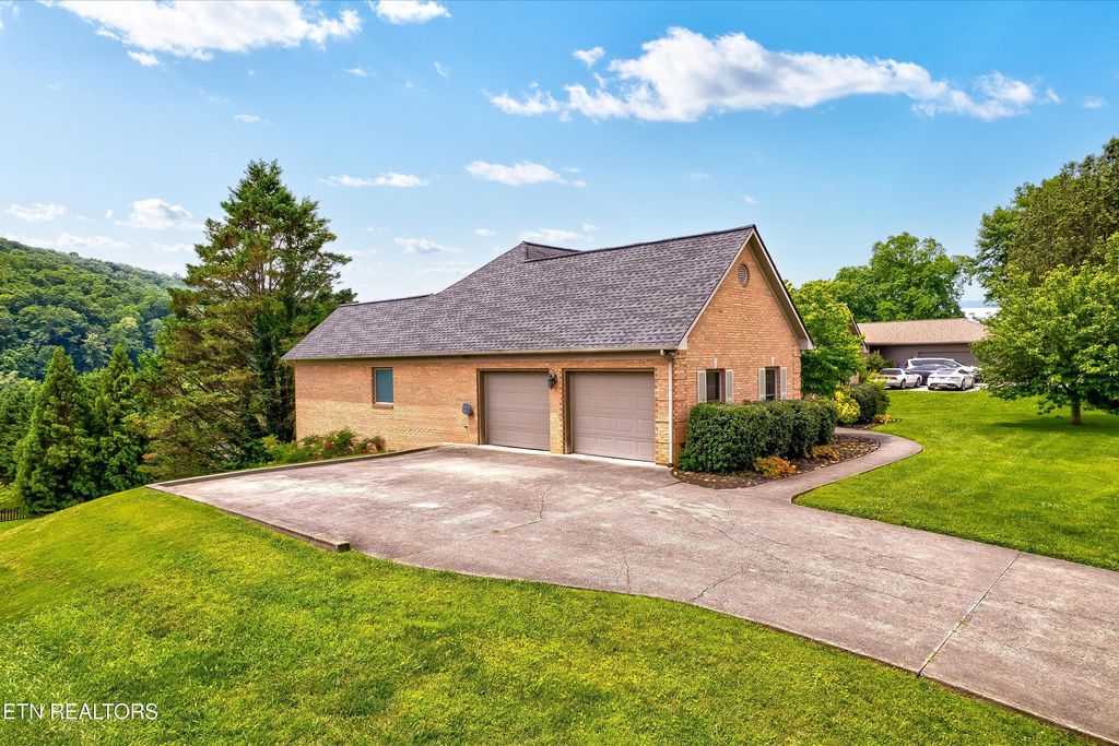 Photo of 113 Lakeview Place, Clinton, TN 37716 (MLS # 1301917)