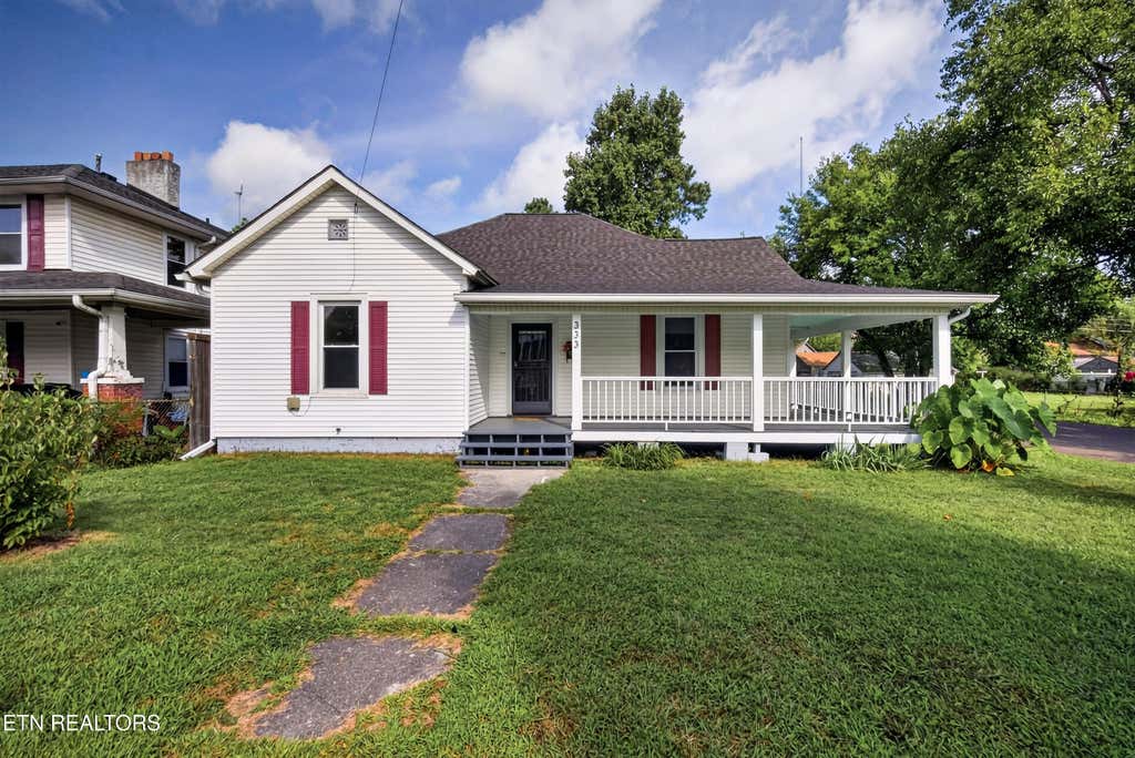 Photo of 333 E Burwell Ave, Knoxville, TN 37917 (MLS # 1352959)