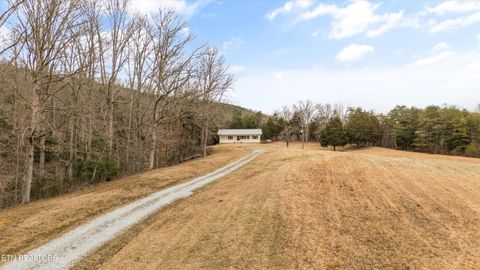 3865 Ballplay Rd Tellico Plains TN 37385