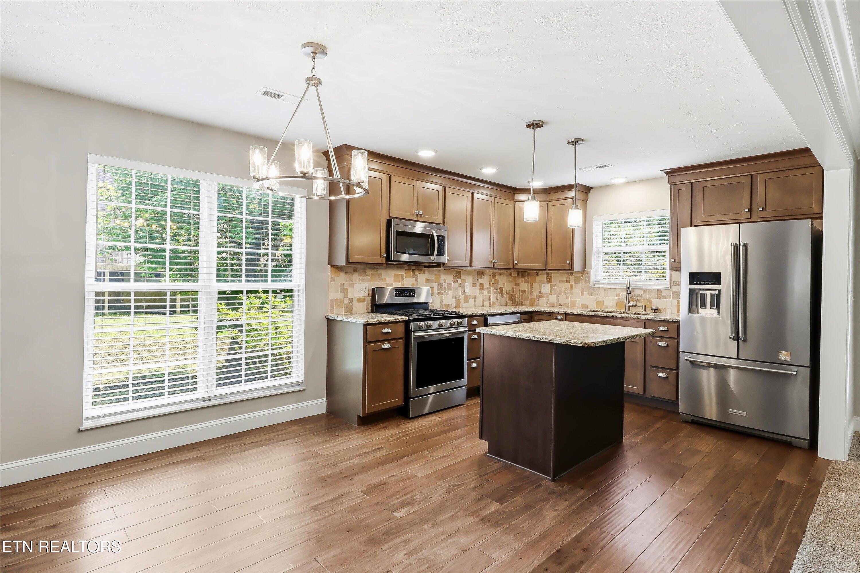 2376 Conners Creek Circle