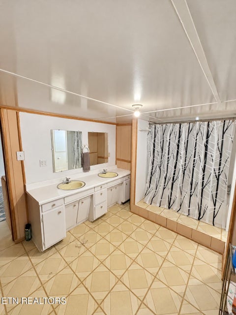 Tiny photo for 2024 Rose Drive, Tazewell, TN 37879 (MLS # 1359374)