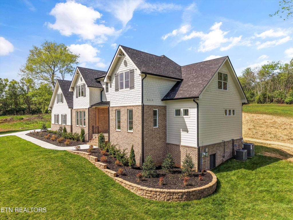 Photo of 3817 Lakeside Estates Way, Louisville, TN 37777 (MLS # 1320345)