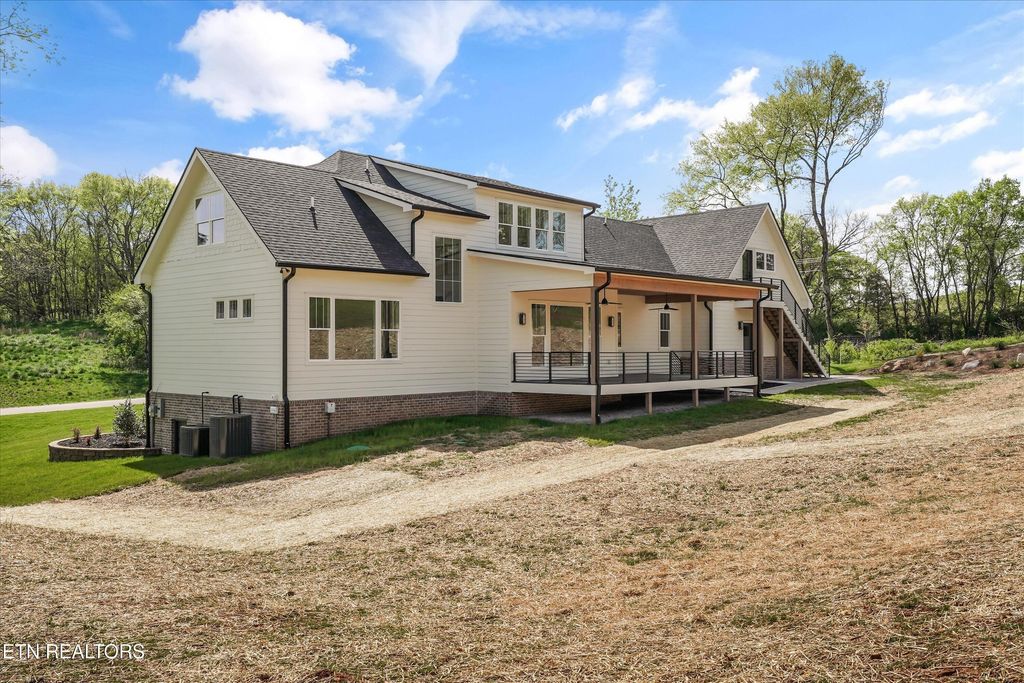 Photo of 3817 Lakeside Estates Way, Louisville, TN 37777 (MLS # 1320345)