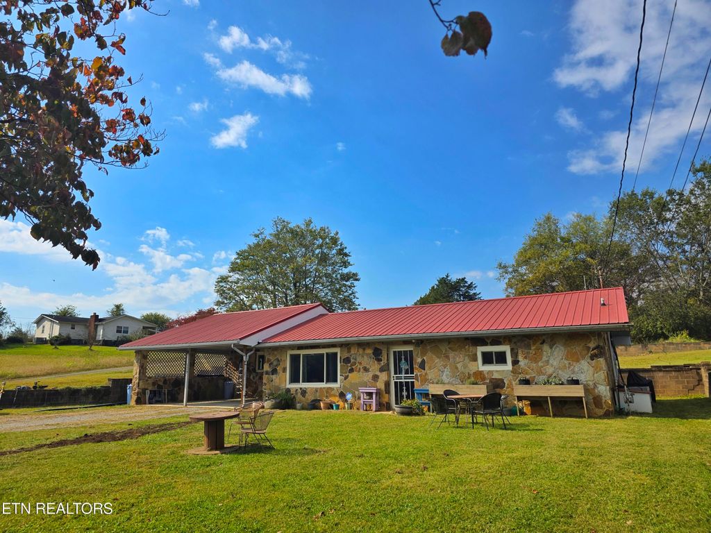 Photo of 539 Offutt Rd, Clinton, TN 37716 (MLS # 1319290)