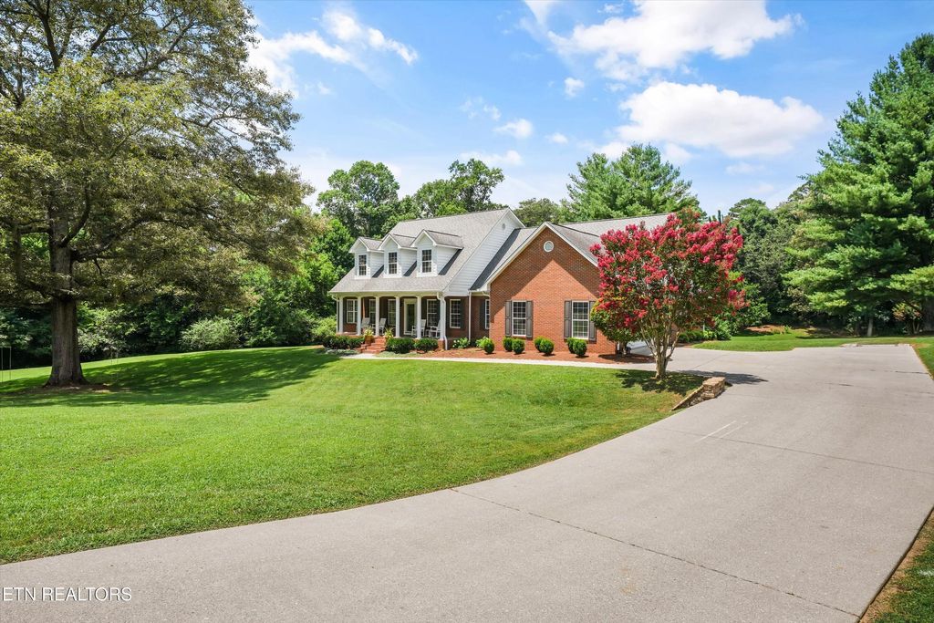 Photo of 2039 Chasewood Lane, Maryville, TN 37803 (MLS # 1347873)