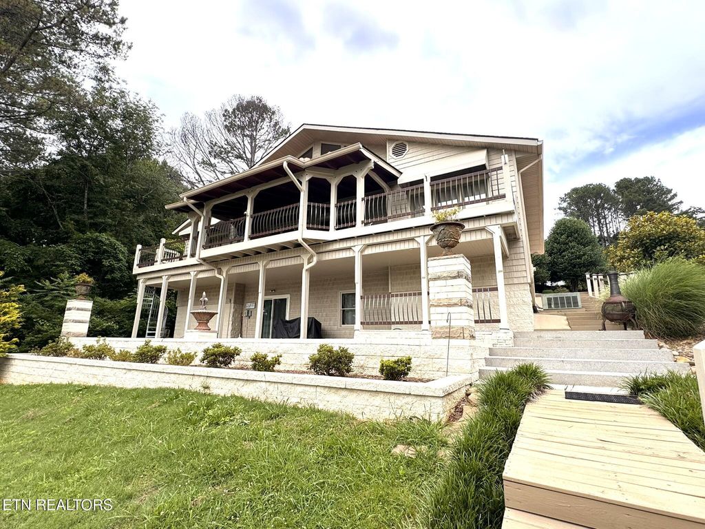Photo of 332 Southshore Drive, Greenback, TN 37742 (MLS # 1343296)