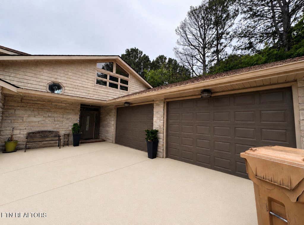 Photo of 332 Southshore Drive, Greenback, TN 37742 (MLS # 1343296)