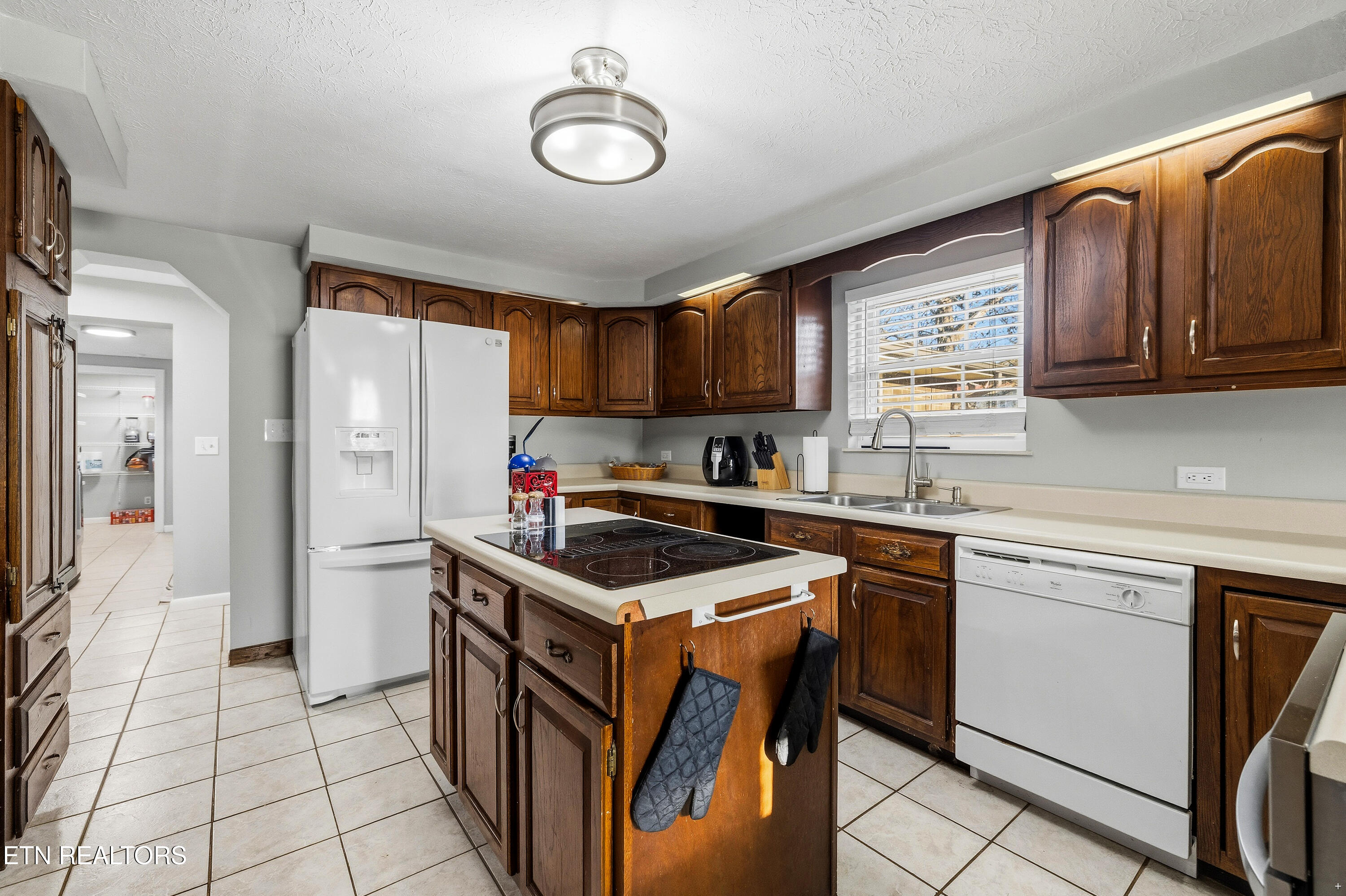 1088 E Wolf Valley Rd