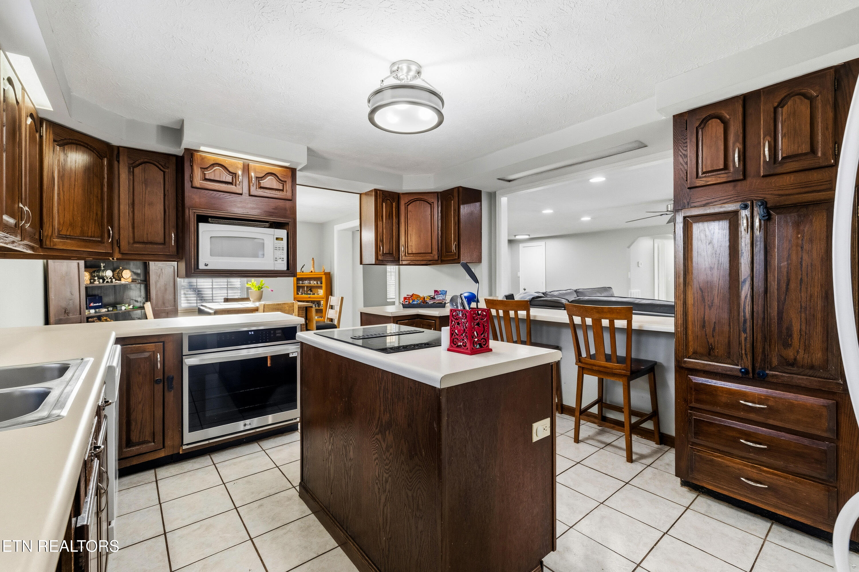 1088 E Wolf Valley Rd