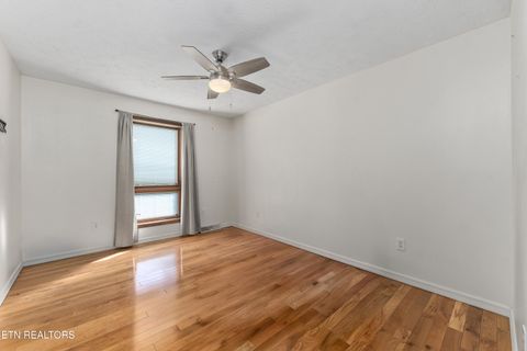 Tiny photo for 664 Oxford Rd, Jefferson City, TN 37760 (MLS # 1317094)