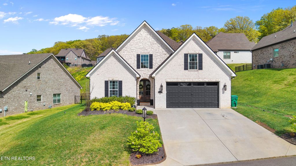 Photo of 1046 Westland Creek Blvd, Knoxville, TN 37923 (MLS # 1337001)