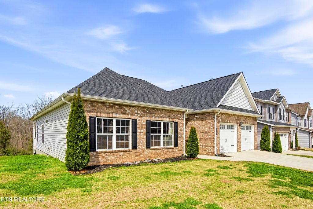 Photo of 1225 Paul Lankford Drive, Maryville, TN 37801 (MLS # 1333583)
