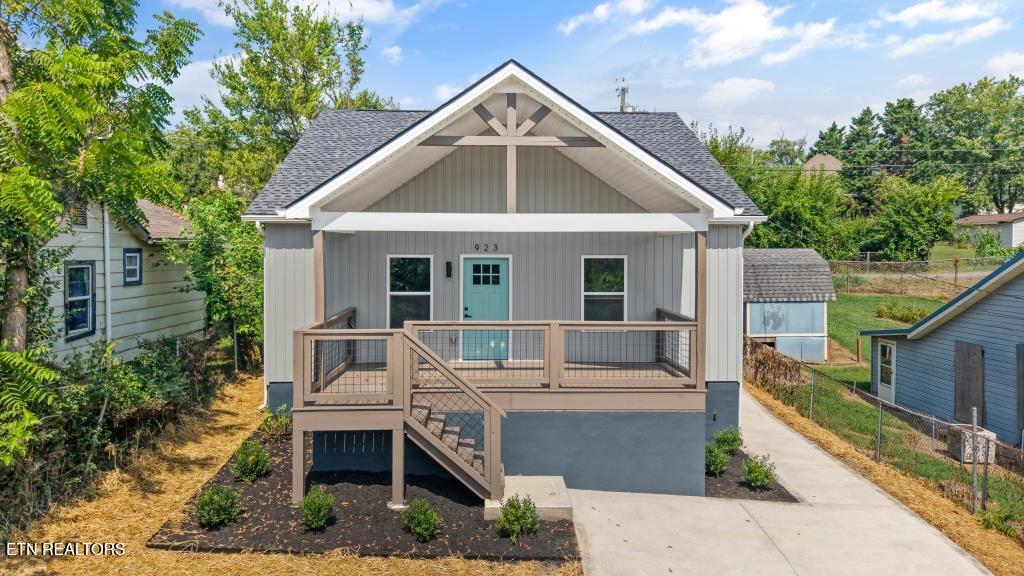Photo of 923 W Oak Hill Ave, Knoxville, TN 37921 (MLS # 1354640)