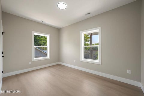 Tiny photo for 923 W Oak Hill Ave, Knoxville, TN 37921 (MLS # 1354640)