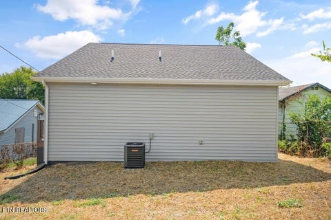 Tiny photo for 923 W Oak Hill Ave, Knoxville, TN 37921 (MLS # 1354640)