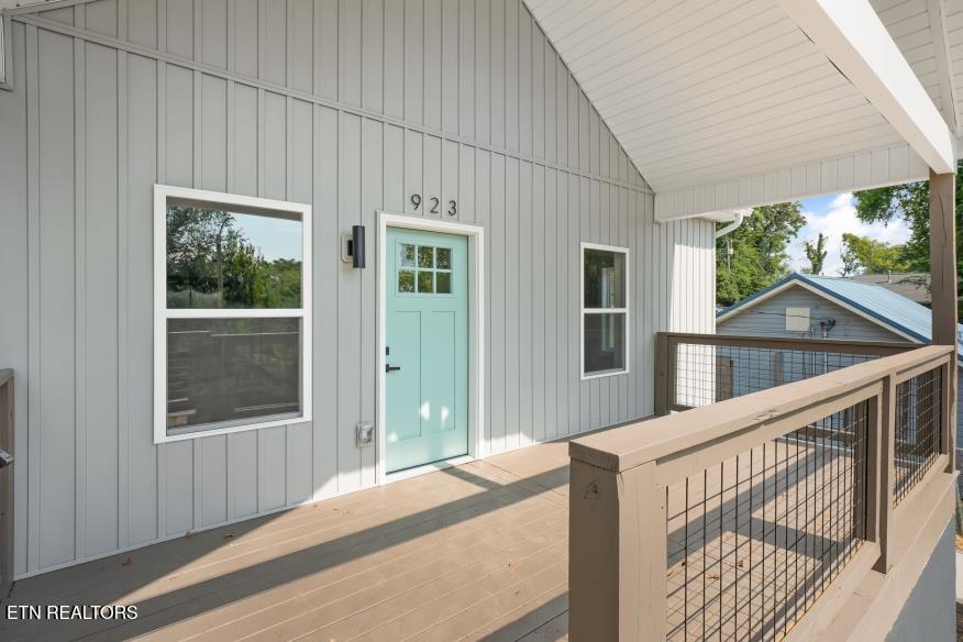 Photo of 923 W Oak Hill Ave, Knoxville, TN 37921 (MLS # 1354640)