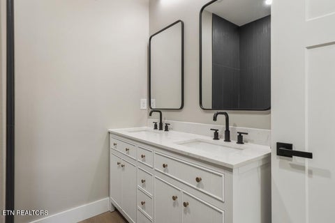 Tiny photo for 923 W Oak Hill Ave, Knoxville, TN 37921 (MLS # 1354640)