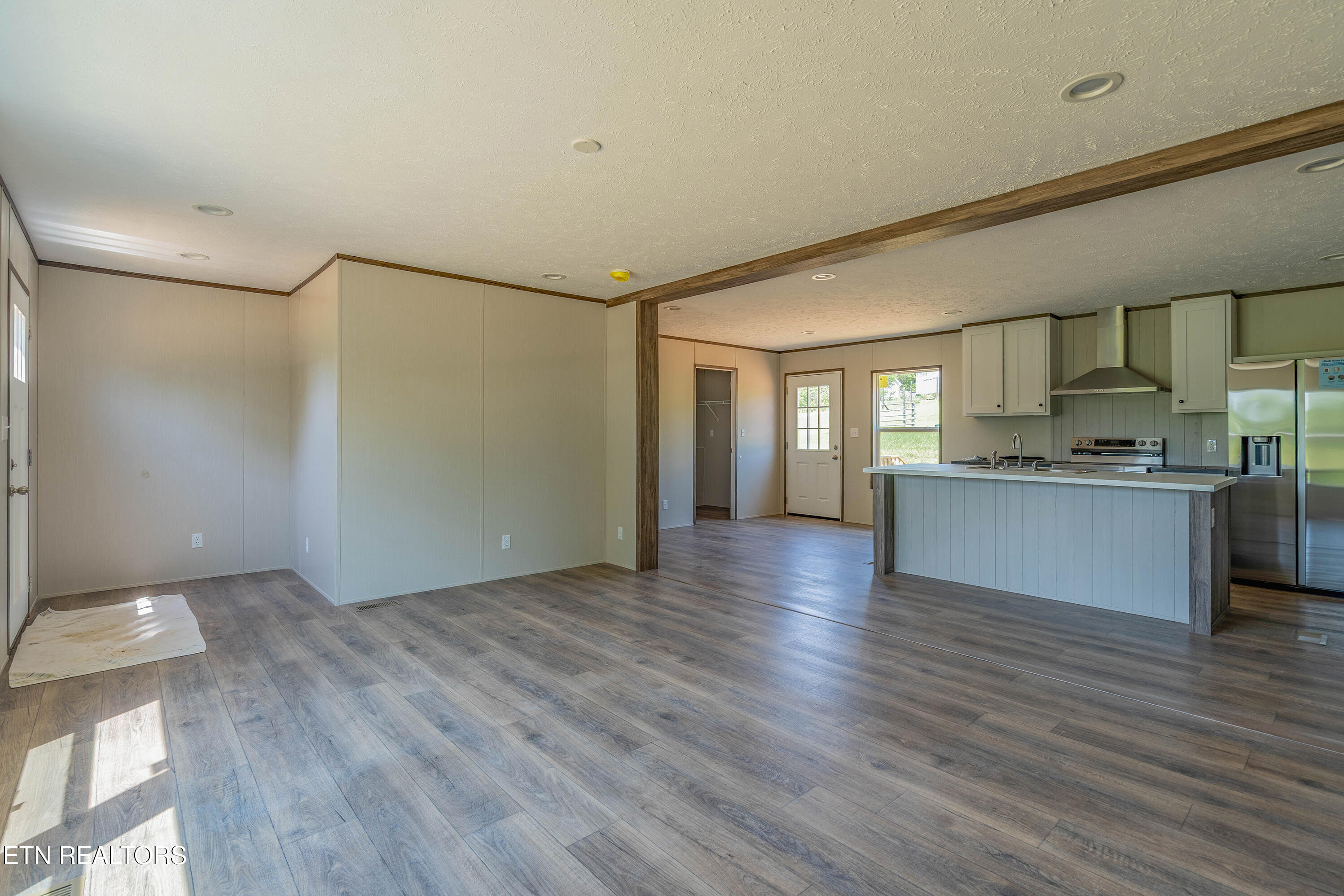 301 Foster Rd