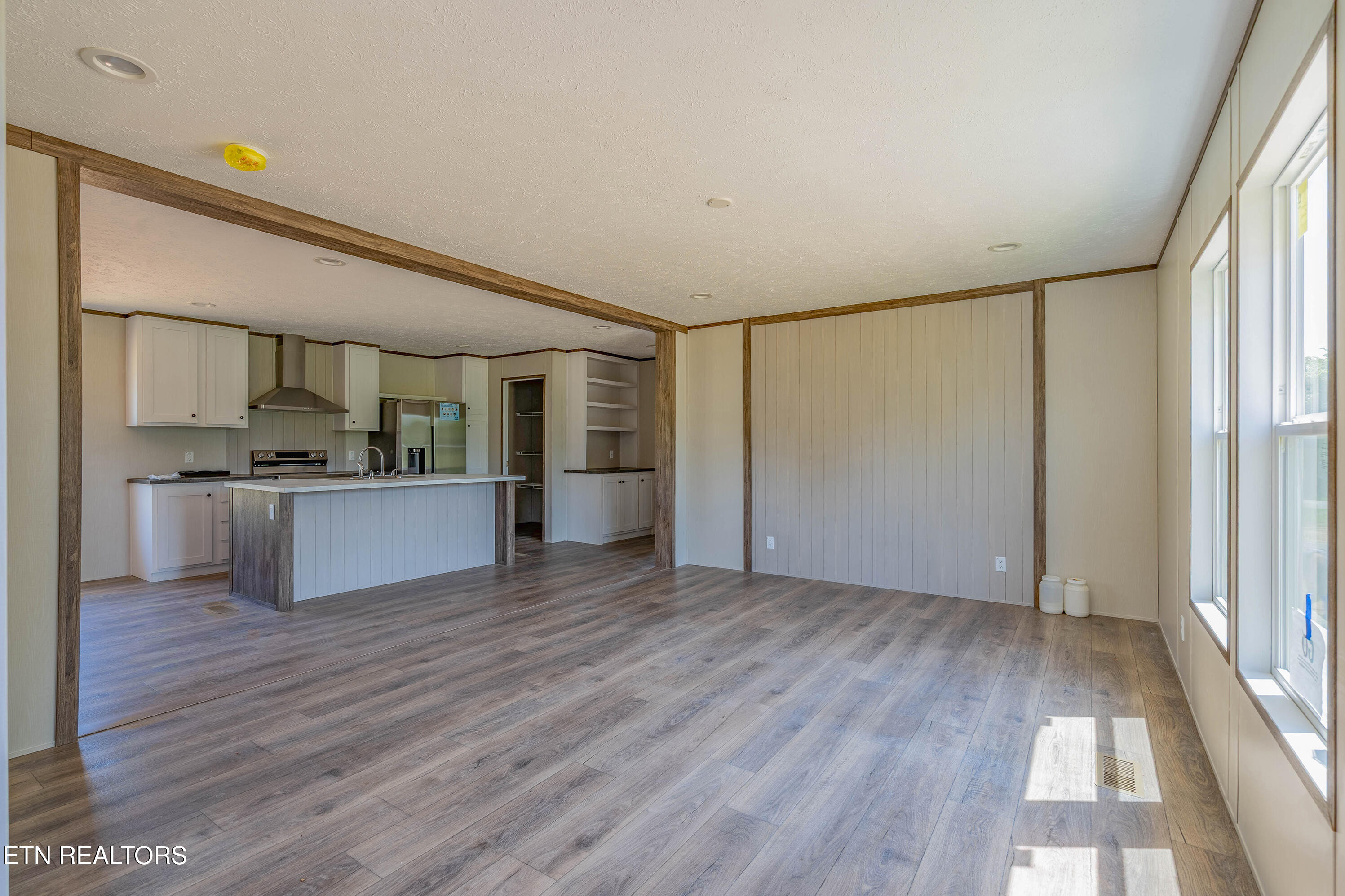 301 Foster Rd