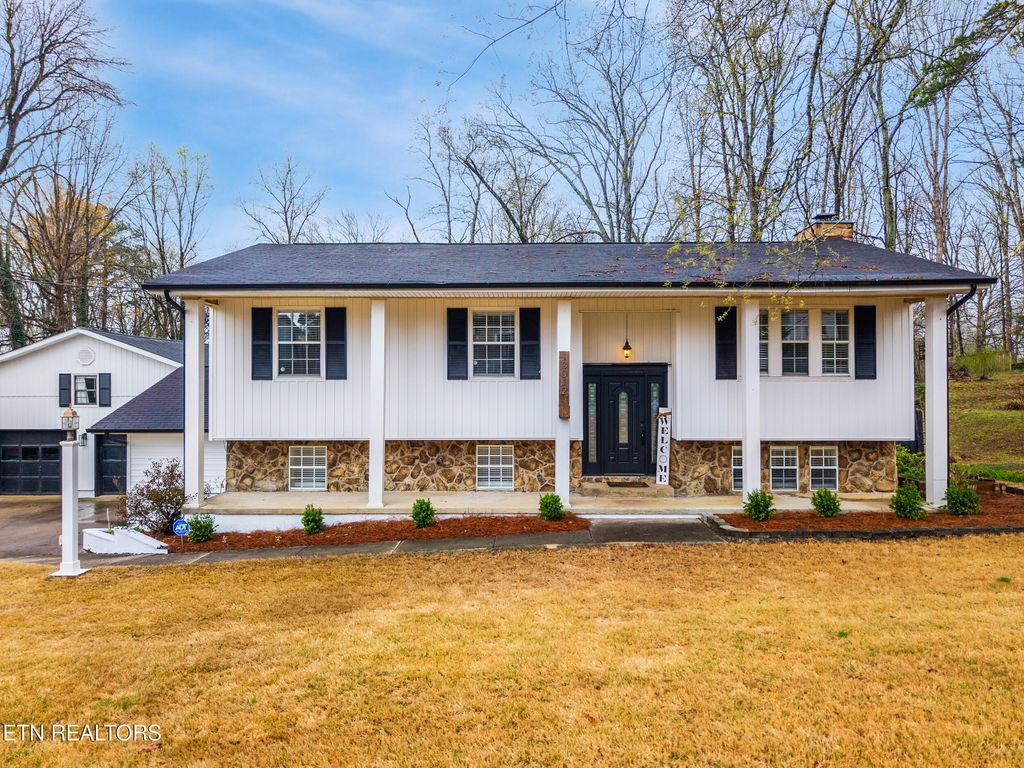 Photo of 10012 Bluegrass Rd, Knoxville, TN 37922 (MLS # 1332369)