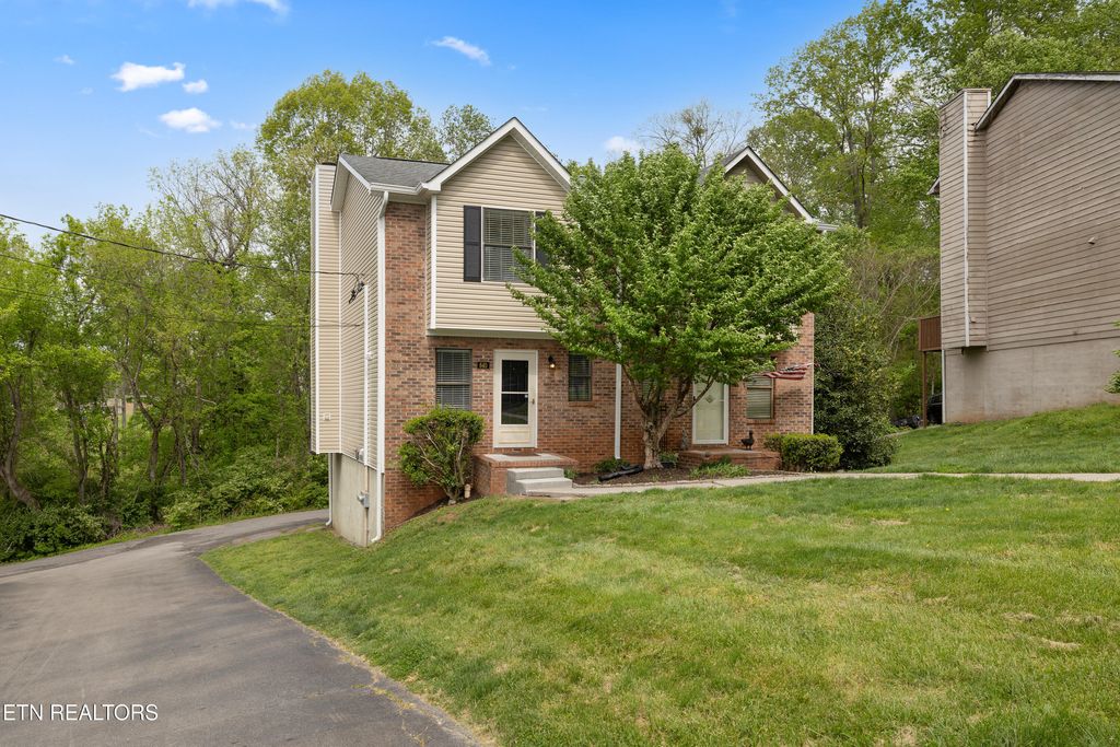 Photo of 640 Shadywood Lane, Knoxville, TN 37923 (MLS # 1336779)
