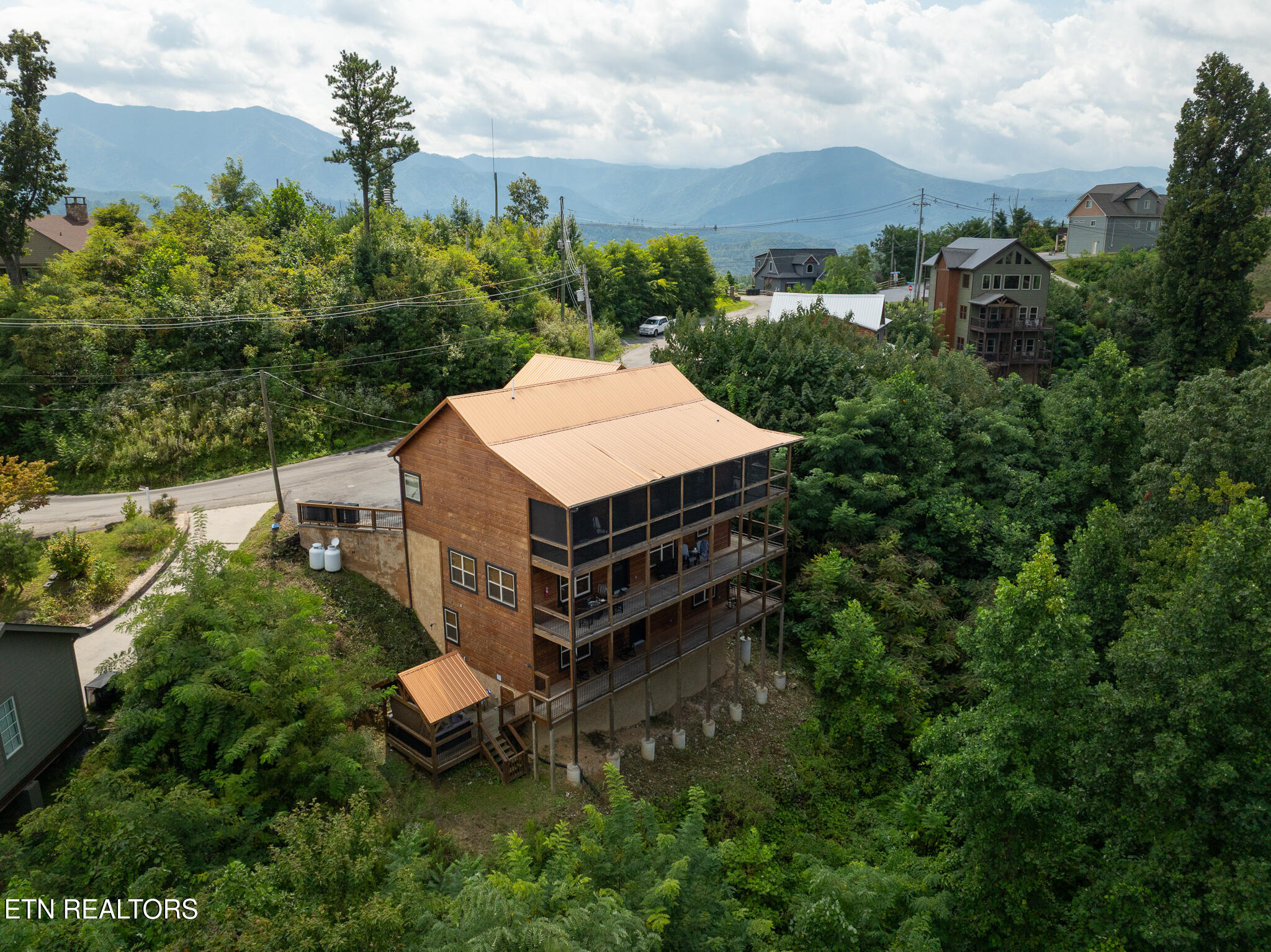 1072 Village Loop Rd