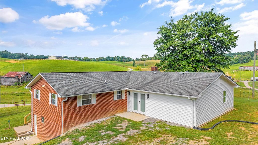 Photo of 10812 Blue Springs Rd, Sweetwater, TN 37874 (MLS # 1306829)