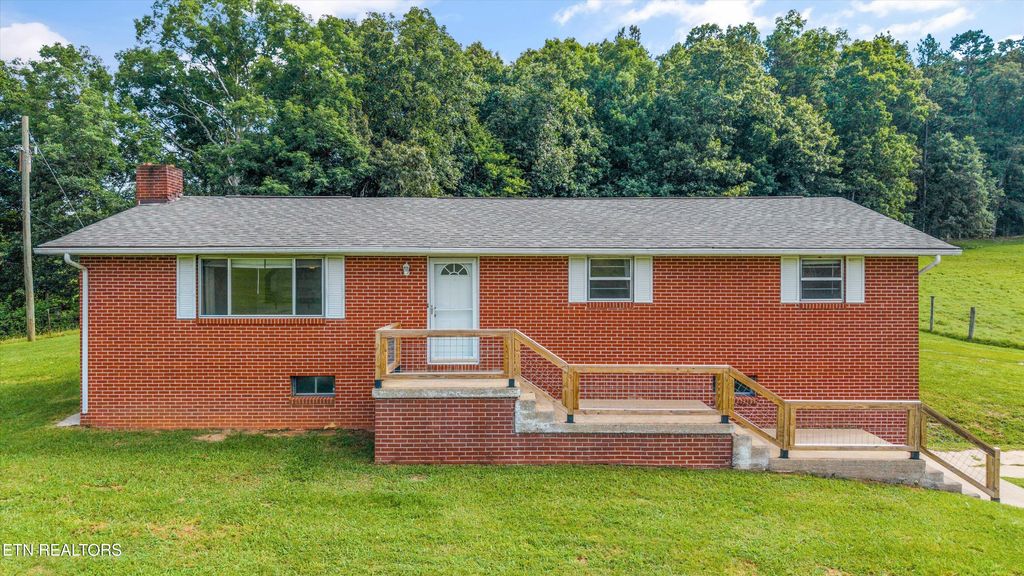 Photo of 10812 Blue Springs Rd, Sweetwater, TN 37874 (MLS # 1306829)